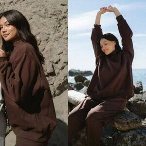 Parke Turtleneck Sweatshirt in Chocolate Brown Large Extra Large
